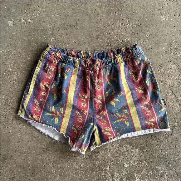Stussy High Waist Shorts with Multicolor Stripes - Picture 1 of 4